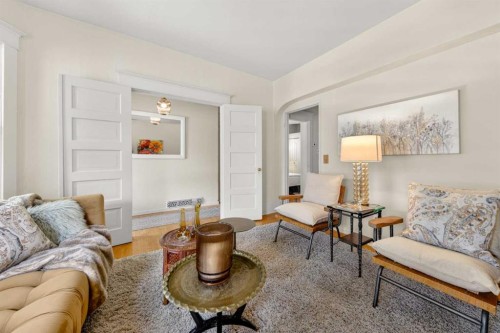 317 21 Avenue Sw, Calgary, AB - Indoor Photo Showing Living Room