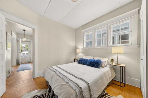 317 21 Avenue Sw, Calgary, AB - Indoor Photo Showing Bedroom