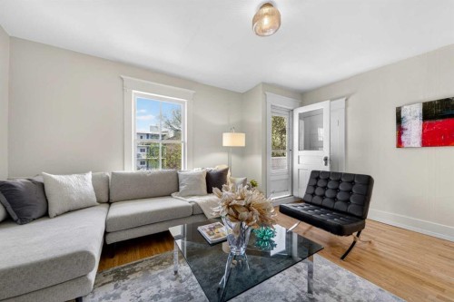 317 21 Avenue Sw, Calgary, AB - Indoor Photo Showing Living Room