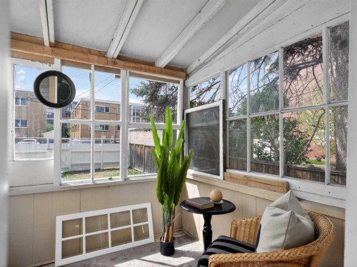 317 21 Avenue Sw, Calgary, AB - Indoor Photo Showing Other Room