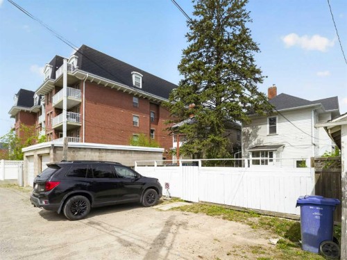 317 21 Avenue Sw, Calgary, AB - Outdoor With Balcony