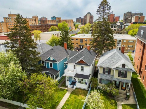 317 21 Avenue Sw, Calgary, AB - Outdoor