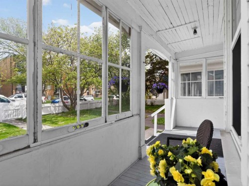 317 21 Avenue Sw, Calgary, AB -  With Exterior