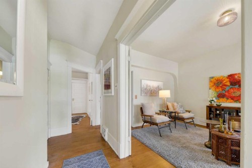 317 21 Avenue Sw, Calgary, AB - Indoor Photo Showing Other Room