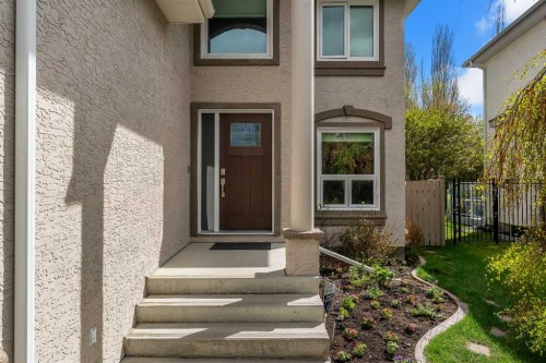 1733 Evergreen Drive Sw, Calgary, AB - Outdoor