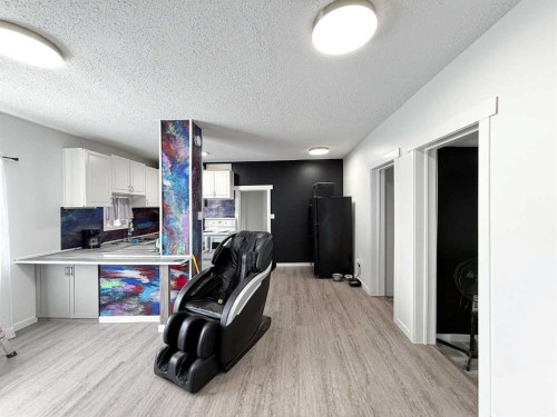 2031 18 Avenue, Bowden, AB - Indoor