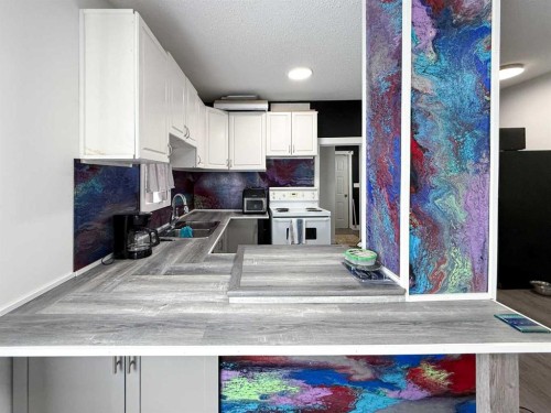 2031 18 Avenue, Bowden, AB - Indoor