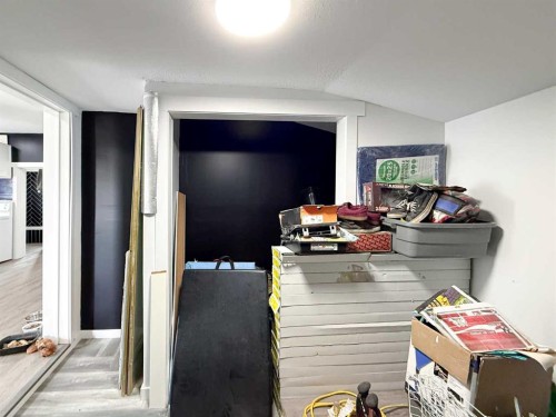 2031 18 Avenue, Bowden, AB - Indoor
