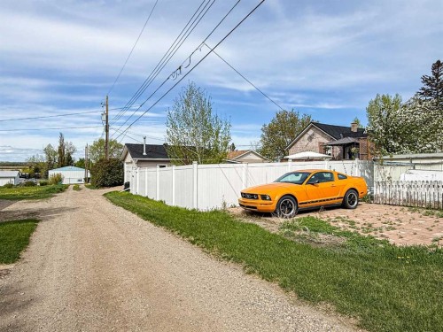 2031 18 Avenue, Bowden, AB - Outdoor