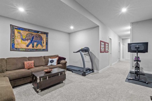 6417 34 Avenue Nw, Calgary, AB - Indoor