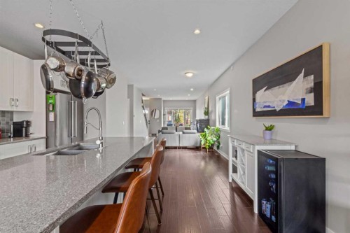 6417 34 Avenue Nw, Calgary, AB - Indoor