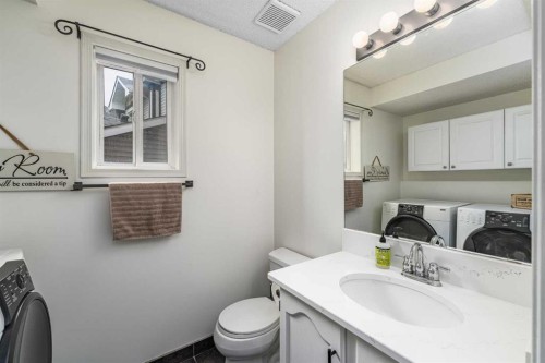 381 Hidden Valley Manor Nw, Calgary, AB - Indoor Photo Showing Bathroom