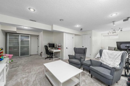 381 Hidden Valley Manor Nw, Calgary, AB - Indoor