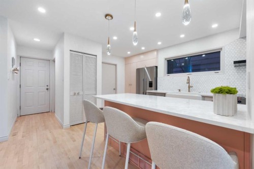 2531 7 Avenue Nw, Calgary, AB - Indoor Photo Showing Kitchen With Upgraded Kitchen