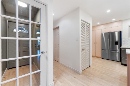 2531 7 Avenue Nw, Calgary, AB - Indoor