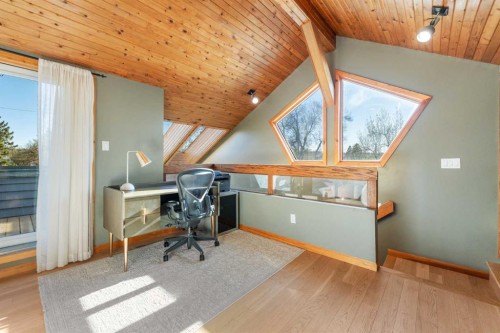 2531 7 Avenue Nw, Calgary, AB - Indoor Photo Showing Other Room