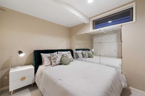 2531 7 Avenue Nw, Calgary, AB - Indoor Photo Showing Bedroom