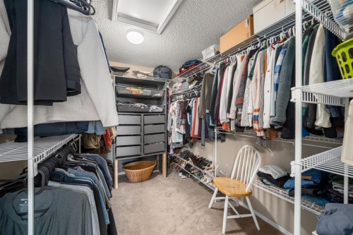 26 Somerset Crescent Sw, Calgary, AB - Indoor With Storage