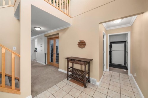 26 Somerset Crescent Sw, Calgary, AB - Indoor Photo Showing Other Room