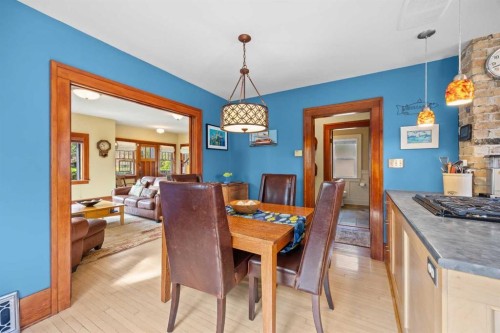236 10 Avenue Ne, Calgary, AB - Indoor Photo Showing Dining Room
