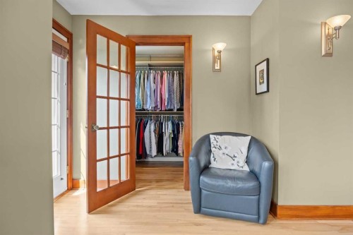 236 10 Avenue Ne, Calgary, AB - Indoor Photo Showing Other Room