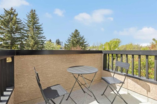 236 10 Avenue Ne, Calgary, AB - Outdoor With Balcony