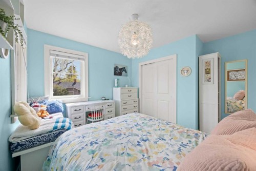236 10 Avenue Ne, Calgary, AB - Indoor Photo Showing Bedroom