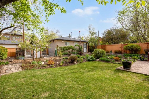 236 10 Avenue Ne, Calgary, AB - Outdoor