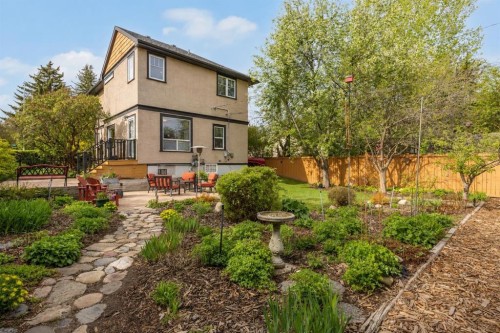 236 10 Avenue Ne, Calgary, AB - Outdoor With Deck Patio Veranda