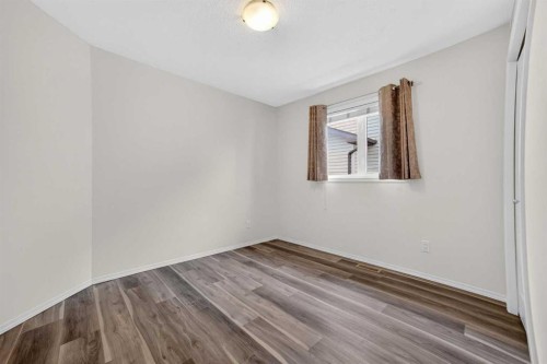 801 Mt Sundance Lane West, Lethbridge, AB - Indoor Photo Showing Other Room