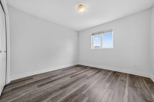 801 Mt Sundance Lane West, Lethbridge, AB - Indoor Photo Showing Other Room