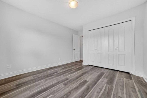 801 Mt Sundance Lane West, Lethbridge, AB - Indoor Photo Showing Other Room