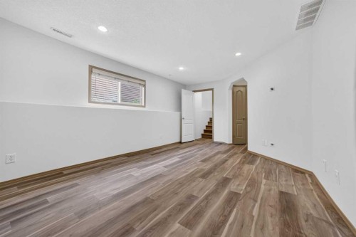 801 Mt Sundance Lane West, Lethbridge, AB - Indoor Photo Showing Other Room