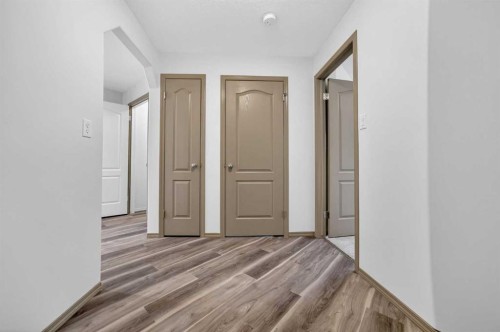 801 Mt Sundance Lane West, Lethbridge, AB - Indoor Photo Showing Other Room