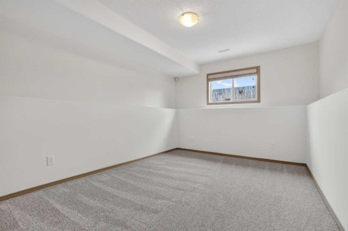 801 Mt Sundance Lane West, Lethbridge, AB - Indoor Photo Showing Other Room