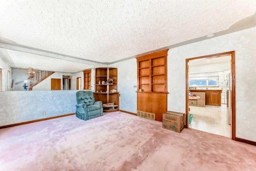 2020 53 Avenue Sw, Calgary, AB - Indoor