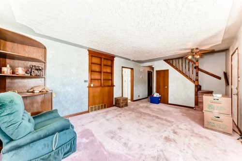 2020 53 Avenue Sw, Calgary, AB - Indoor