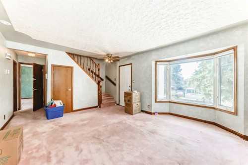 2020 53 Avenue Sw, Calgary, AB - Indoor Photo Showing Other Room