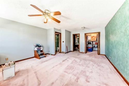 2020 53 Avenue Sw, Calgary, AB - Indoor Photo Showing Other Room