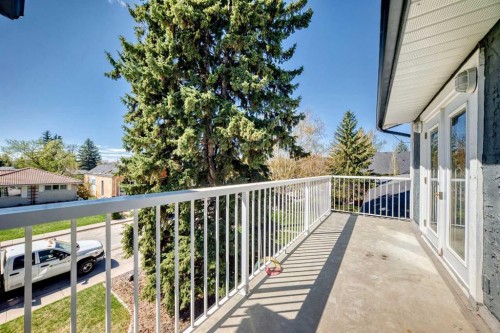 2020 53 Avenue Sw, Calgary, AB - Outdoor With Exterior