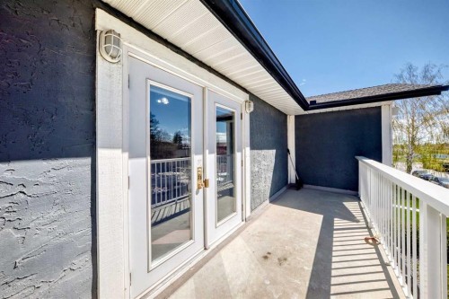 2020 53 Avenue Sw, Calgary, AB - Outdoor With Exterior