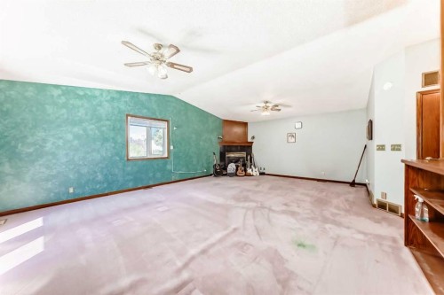 2020 53 Avenue Sw, Calgary, AB - Indoor Photo Showing Other Room