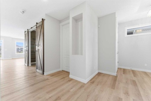 40 Evansfield Manor Nw, Calgary, AB - Indoor With Storage