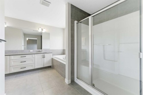 40 Evansfield Manor Nw, Calgary, AB - Indoor Photo Showing Bathroom