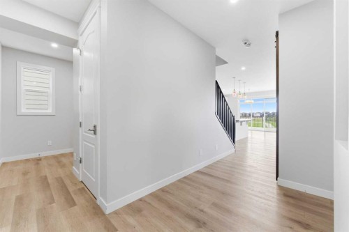 40 Evansfield Manor Nw, Calgary, AB - Indoor Photo Showing Other Room