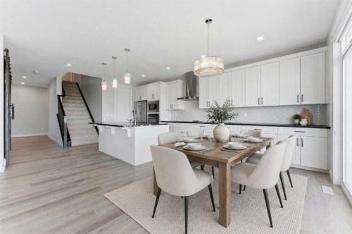 40 Evansfield Manor Nw, Calgary, AB - Indoor Photo Showing Kitchen With Upgraded Kitchen