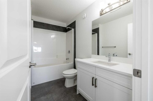 67 Amber View, Balzac, AB - Indoor Photo Showing Bathroom