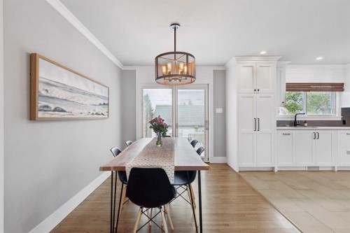 162 Fyffe Road Se, Calgary, AB - Indoor Photo Showing Dining Room