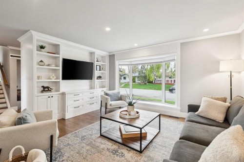 162 Fyffe Road Se, Calgary, AB - Indoor Photo Showing Living Room