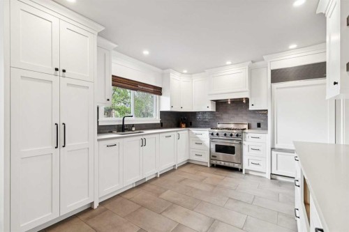 162 Fyffe Road Se, Calgary, AB - Indoor Photo Showing Kitchen